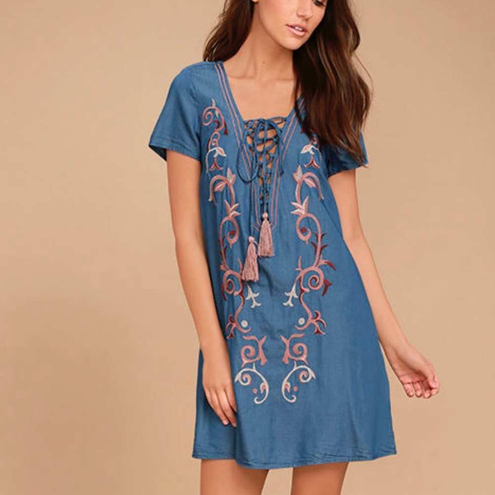 Lulu’s Kokomo Chambray Embroidered Shift Dress